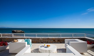 Venta de apartamentos en primera línea de playa recién reformados, listos para entrar a vivir, Casares, Costa del Sol 5347 