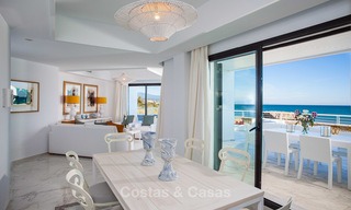 Venta de apartamentos en primera línea de playa recién reformados, listos para entrar a vivir, Casares, Costa del Sol 5351 