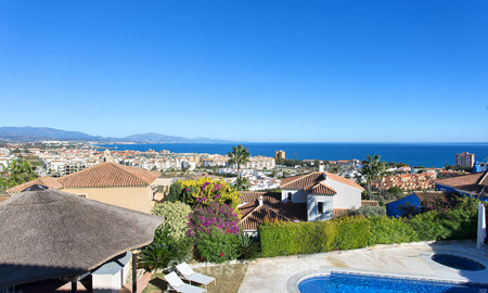 Amplia y atractiva villa reformada con vistas al mar en venta, La Duquesa, Manilva, Costa del Sol 5552