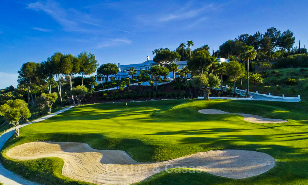 Nuevos, modernos y exclusivos adosados de golf con espectaculares vistas al golf en venta en Estepona 12153