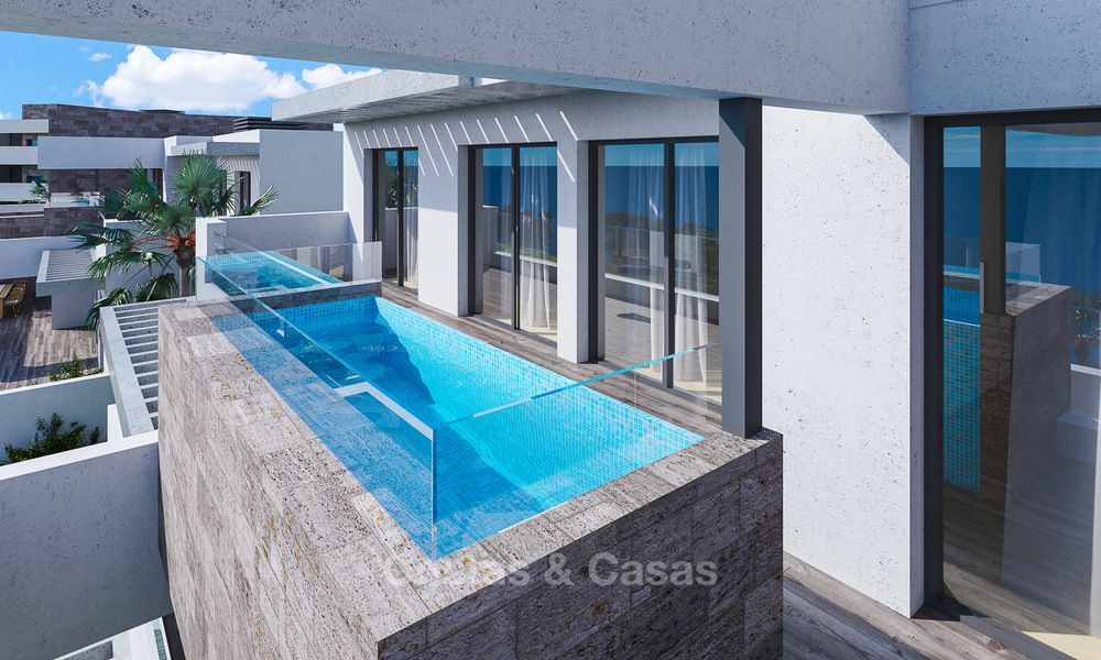 Nuevos y modernos apartamentos en primera línea de golf en venta, La Cala de Mijas, Costa del Sol 5702