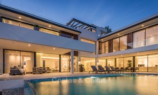 Espectacular villa de lujo en venta, llave en mano, con vistas panorámicas al mar, al golf y a la montaña, Benahavis - Marbella 5852 