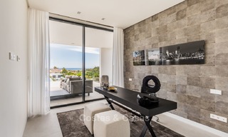 Espectacular villa de lujo en venta, llave en mano, con vistas panorámicas al mar, al golf y a la montaña, Benahavis - Marbella 5854 