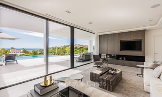 Espectacular villa de lujo en venta, llave en mano, con vistas panorámicas al mar, al golf y a la montaña, Benahavis - Marbella 5855 