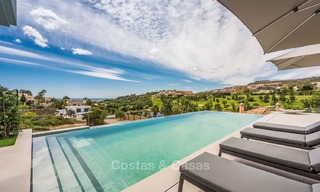 Espectacular villa de lujo en venta, llave en mano, con vistas panorámicas al mar, al golf y a la montaña, Benahavis - Marbella 5856 