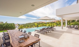 Espectacular villa de lujo en venta, llave en mano, con vistas panorámicas al mar, al golf y a la montaña, Benahavis - Marbella 5858 