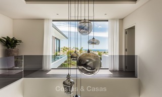 Espectacular villa de lujo en venta, llave en mano, con vistas panorámicas al mar, al golf y a la montaña, Benahavis - Marbella 5859 