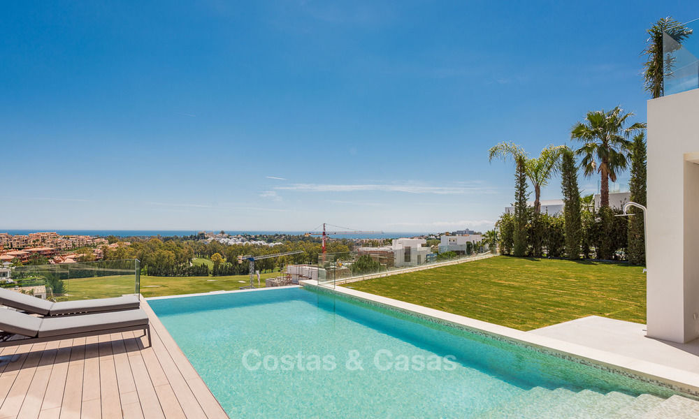 Llave en mano, exclusivo chalet de diseño de alta gama en venta, con vistas panorámicas al mar, al golf y a la montaña, Benahavis - Marbella 5875