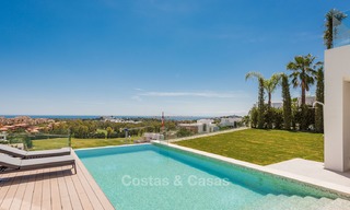 Llave en mano, exclusivo chalet de diseño de alta gama en venta, con vistas panorámicas al mar, al golf y a la montaña, Benahavis - Marbella 5875 