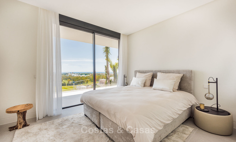 Llave en mano, exclusivo chalet de diseño de alta gama en venta, con vistas panorámicas al mar, al golf y a la montaña, Benahavis - Marbella 5883