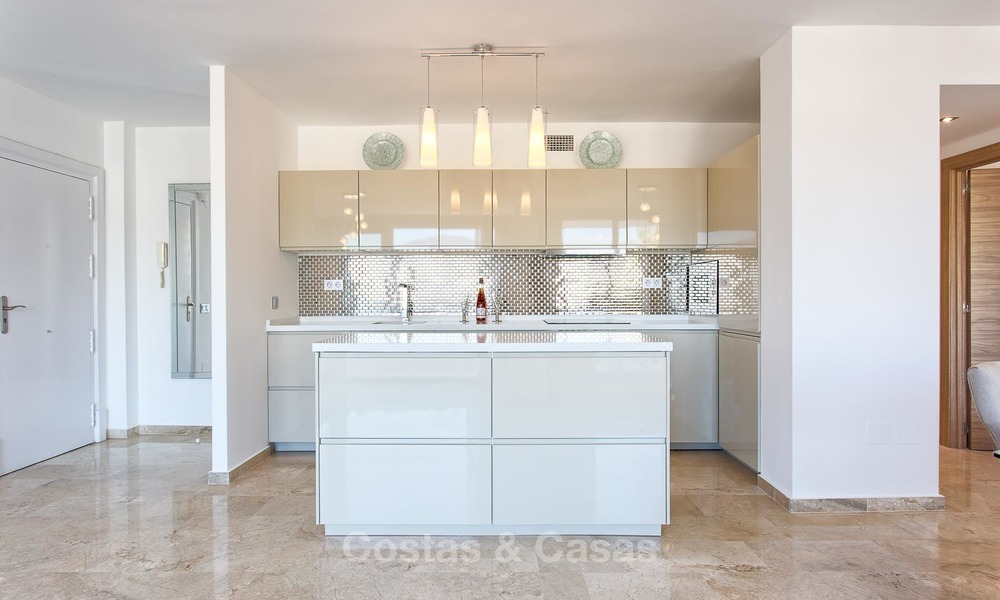 Acogedor y luminoso apartamento en venta, recientemente reformado, Nueva Andalucía, Marbella 6050
