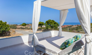 Nuevos y vanguardistas adosados en venta, impresionantes vistas al mar, Casares, Costa del Sol 41377 