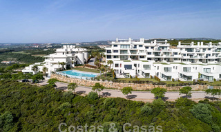 Nuevos y vanguardistas adosados en venta, impresionantes vistas al mar, Casares, Costa del Sol 44302 