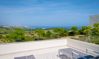 Nuevos y vanguardistas adosados en venta, impresionantes vistas al mar, Casares, Costa del Sol 44326 