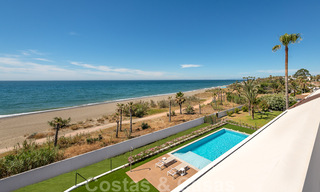 Se vende villa de diseño ultramoderna en primera línea de playa, New Golden Mile, Marbella - Estepona. Precio reducido! 34256 