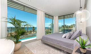 Se vende villa de diseño ultramoderna en primera línea de playa, New Golden Mile, Marbella - Estepona. Precio reducido! 34271 
