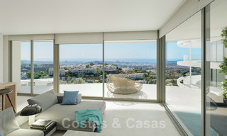 Nuevos, exquisitos y contemporáneos apartamentos de lujo en venta, con extraordinarias vistas al mar, al golf y a la montaña, Benahavis, Marbella 31089 