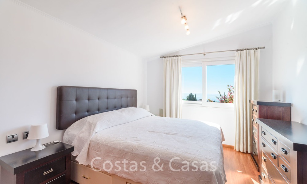 Elegante villa de estilo andaluz en venta, con vistas panorámicas al mar, Marbella Este - Marbella 6379