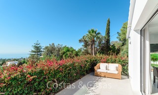 Elegante villa de estilo andaluz en venta, con vistas panorámicas al mar, Marbella Este - Marbella 6384 