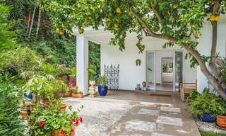 Preciosa villa reformada en venta en el corazón del Valle del Golf de Nueva Andalucía, Marbella. 26640 