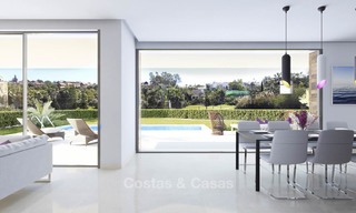 Villas de lujo modernas, ligeras y confortables en venta en un resort de golf de primera clase, New Golden Mile, Marbella. 6661 