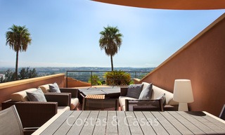 En venta: Moderno apartamento de lujo en un codiciado complejo residencial en el corazón del Valle del Golf de Nueva Andalucia - Marbella 6561 