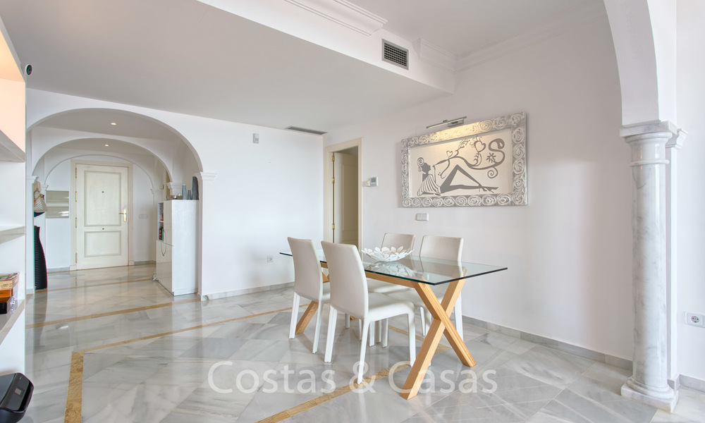 En venta: Moderno apartamento de lujo en un codiciado complejo residencial en el corazón del Valle del Golf de Nueva Andalucia - Marbella 6569