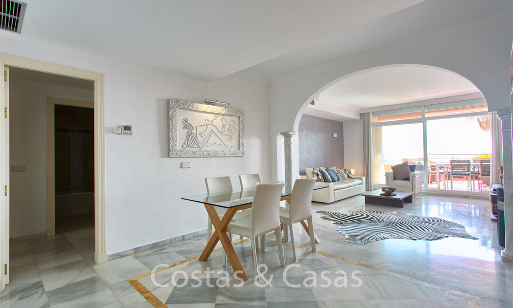 En venta: Moderno apartamento de lujo en un codiciado complejo residencial en el corazón del Valle del Golf de Nueva Andalucia - Marbella 6571