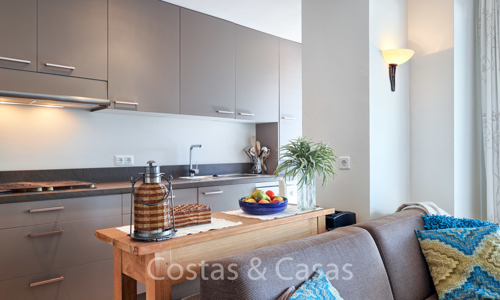Apartamento en planta alta a la venta, a poca distancia de la playa y de Puerto Banús, Nueva Andalucia - Marbella 6597
