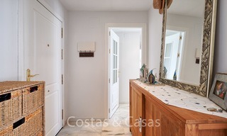 Apartamento en planta alta a la venta, a poca distancia de la playa y de Puerto Banús, Nueva Andalucia - Marbella 6616 