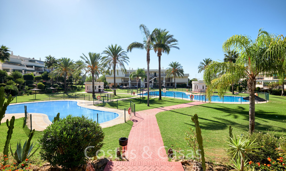 Apartamento en planta alta a la venta, a poca distancia de la playa y de Puerto Banús, Nueva Andalucia - Marbella 6621