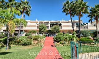 Apartamento en planta alta a la venta, a poca distancia de la playa y de Puerto Banús, Nueva Andalucia - Marbella 6622 