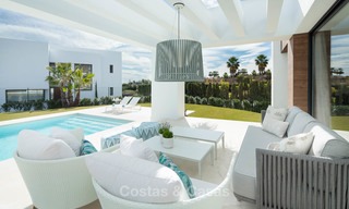 Elegantes villas de diseño contemporáneo a la venta en la Nueva Milla de Oro, Marbella - Estepona 6636 