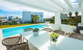Elegantes villas de diseño contemporáneo a la venta en la Nueva Milla de Oro, Marbella - Estepona 6637 