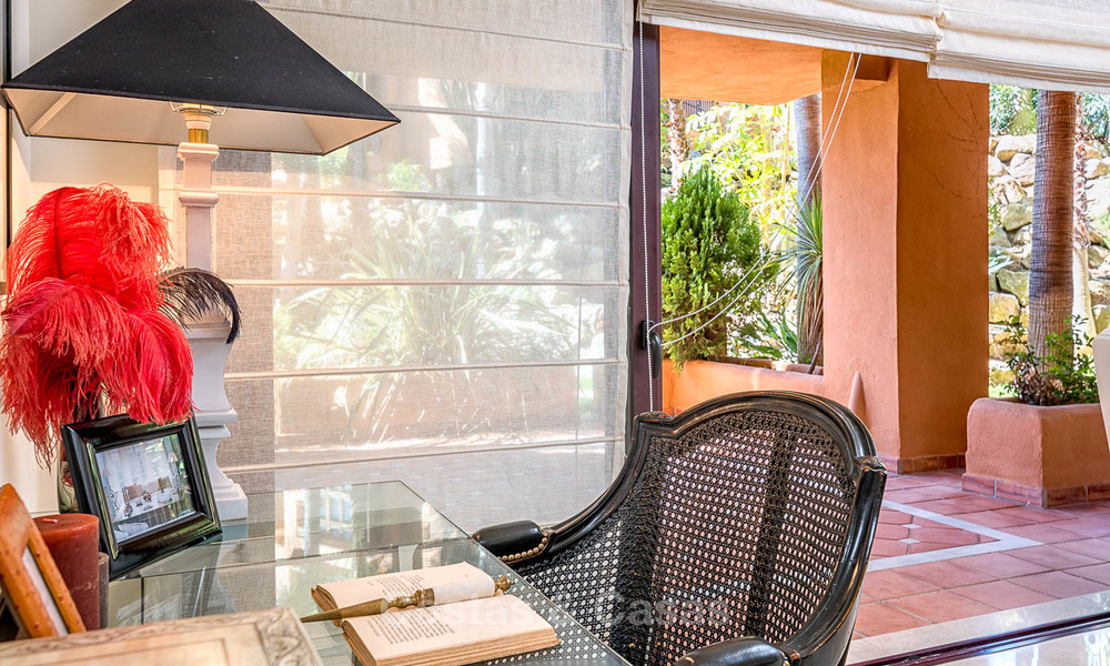 Apartamento de lujo bien situado y con estilo en una urbanización exquisita - Nueva Andalucia, Marbella 6775