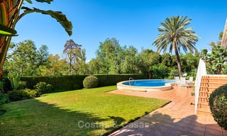 Villa de golf en venta, de estilo andaluz, en primera línea de golf - Marbella 6824 