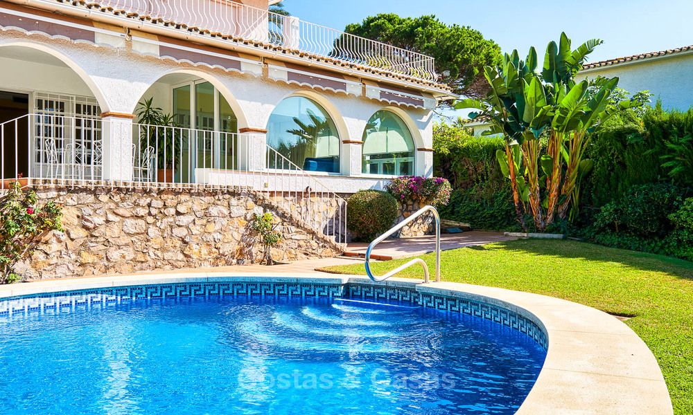 Villa de golf en venta, de estilo andaluz, en primera línea de golf - Marbella 6831