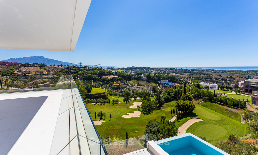 Majestuosa villa moderna con vistas panorámicas al mar en venta, primera línea de golf, Benahavis - Marbella 6860