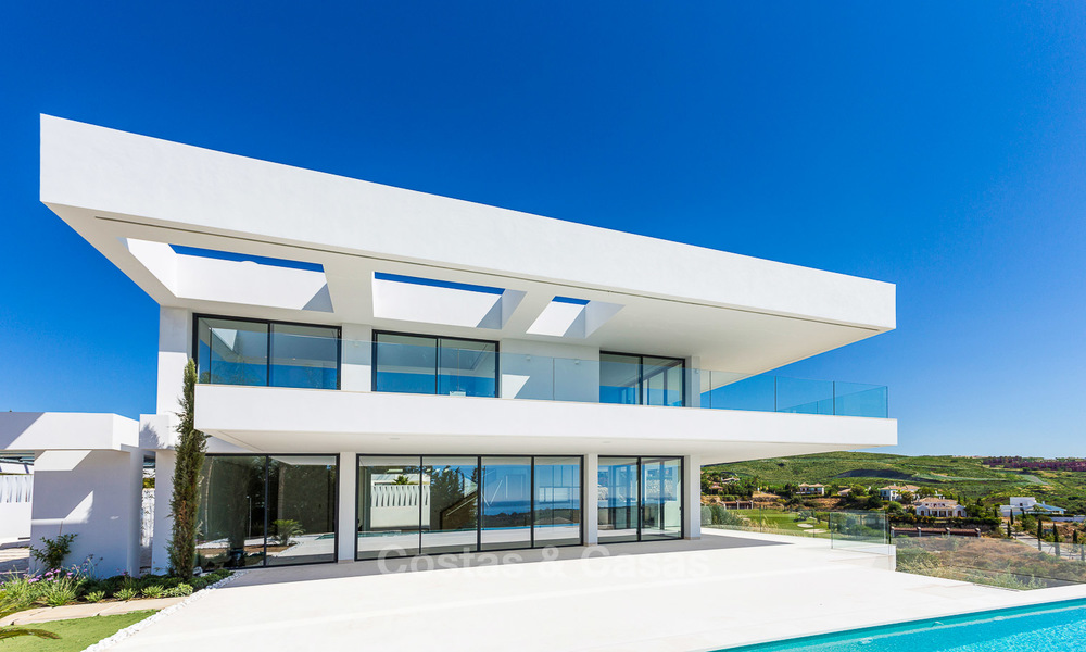 Majestuosa villa moderna con vistas panorámicas al mar en venta, primera línea de golf, Benahavis - Marbella 6862
