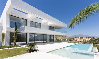 Majestuosa villa moderna con vistas panorámicas al mar en venta, primera línea de golf, Benahavis - Marbella 6863 