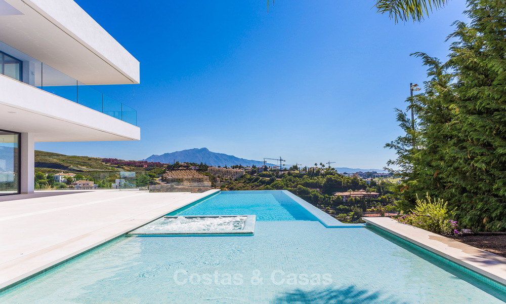 Majestuosa villa moderna con vistas panorámicas al mar en venta, primera línea de golf, Benahavis - Marbella 6864