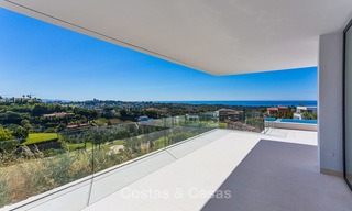 Majestuosa villa moderna con vistas panorámicas al mar en venta, primera línea de golf, Benahavis - Marbella 6842 