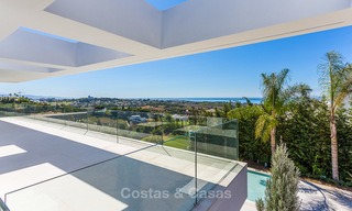 Majestuosa villa moderna con vistas panorámicas al mar en venta, primera línea de golf, Benahavis - Marbella 6853 