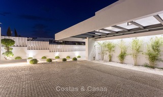 Majestuosa villa moderna con vistas panorámicas al mar en venta, primera línea de golf, Benahavis - Marbella 6866 