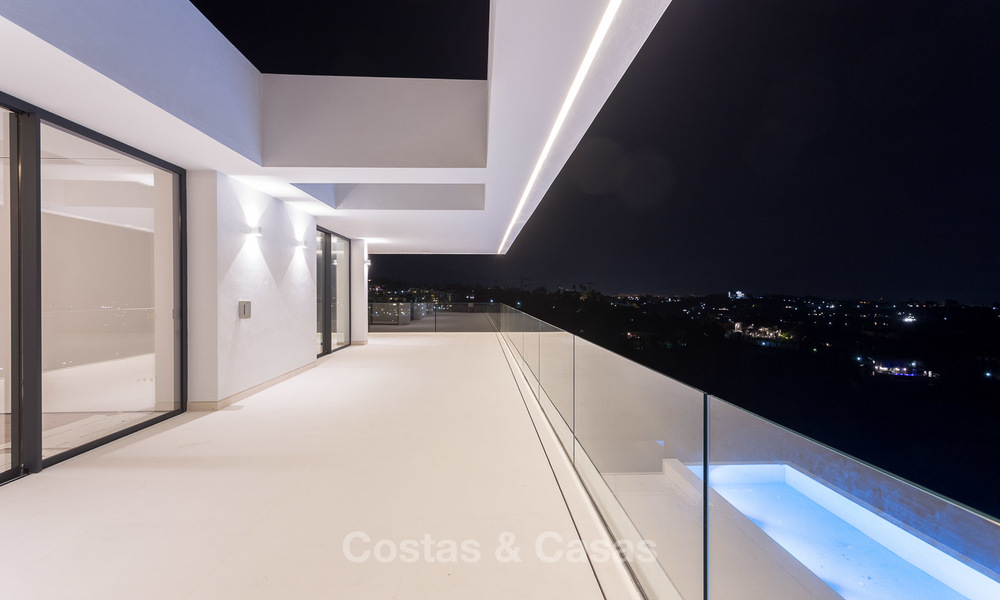 Majestuosa villa moderna con vistas panorámicas al mar en venta, primera línea de golf, Benahavis - Marbella 6868