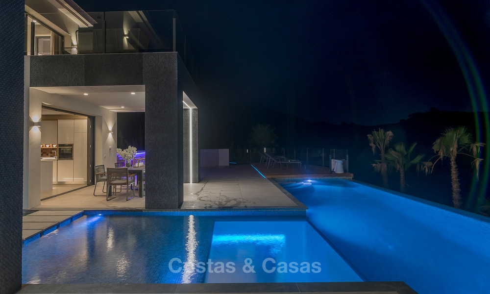 Magnífica villa de diseño de nueva construcción en venta en una exclusiva urbanización, Benahavis - Marbella 6941
