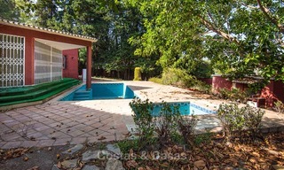 Para ser renovada - Villa en una parcela grande en venta en una ubicación espectacular y privilegiada - Milla de Oro, Marbella 6987 