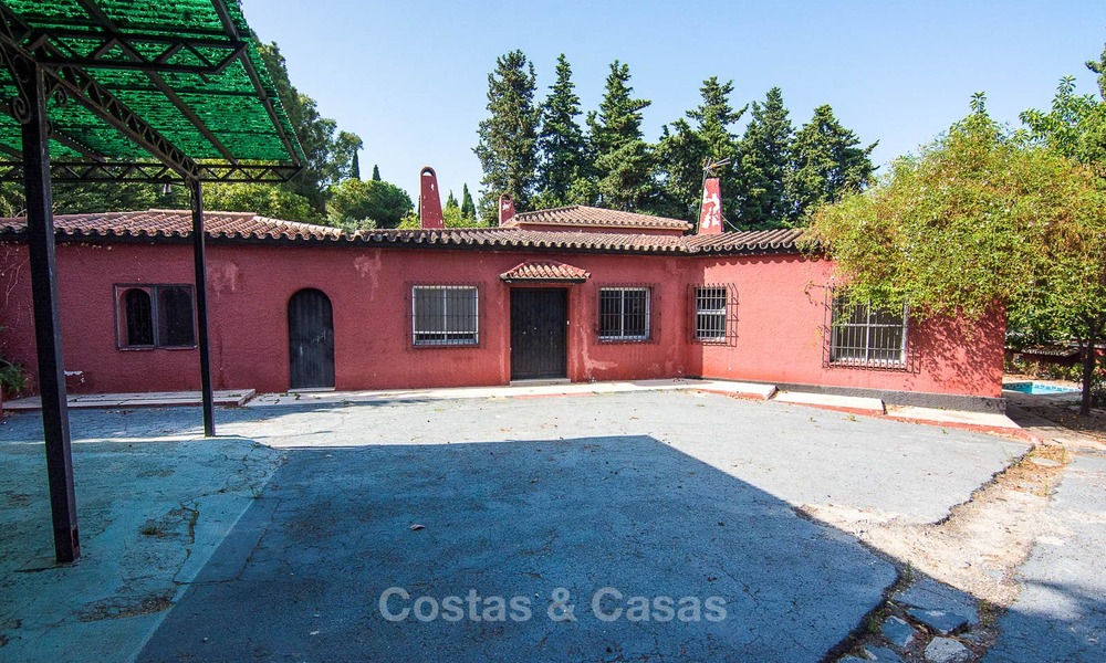 Para ser renovada - Villa en una parcela grande en venta en una ubicación espectacular y privilegiada - Milla de Oro, Marbella 6996