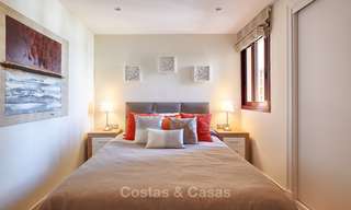 Muy atractivo apartamento de lujo frente al mar con fantásticas vistas al mar en venta - New Golden Mile, Marbella 7021 