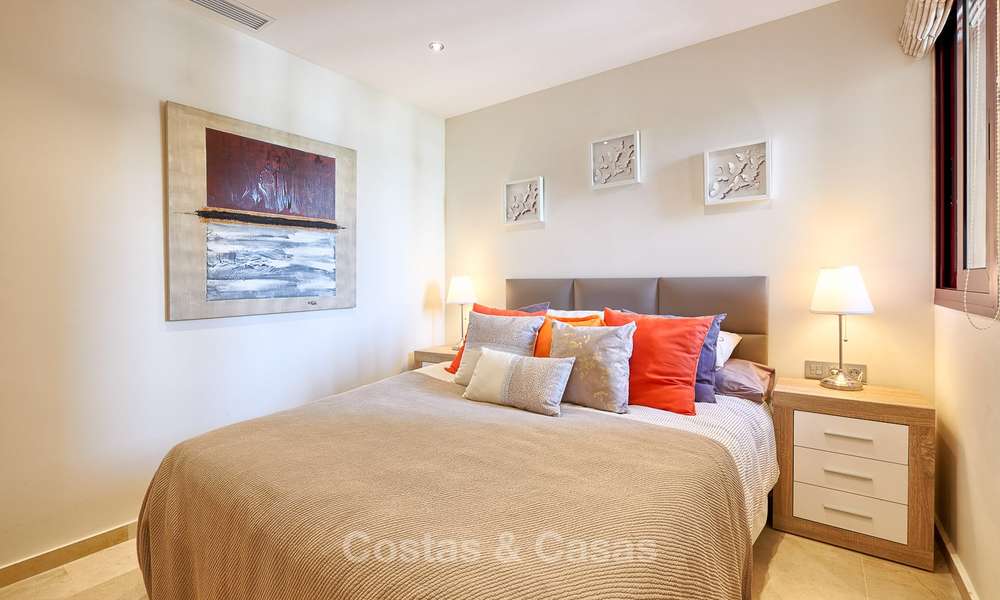Muy atractivo apartamento de lujo frente al mar con fantásticas vistas al mar en venta - New Golden Mile, Marbella 7022